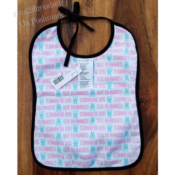 Six Bunnies Panther Baby Bib - Picture 3 of 5